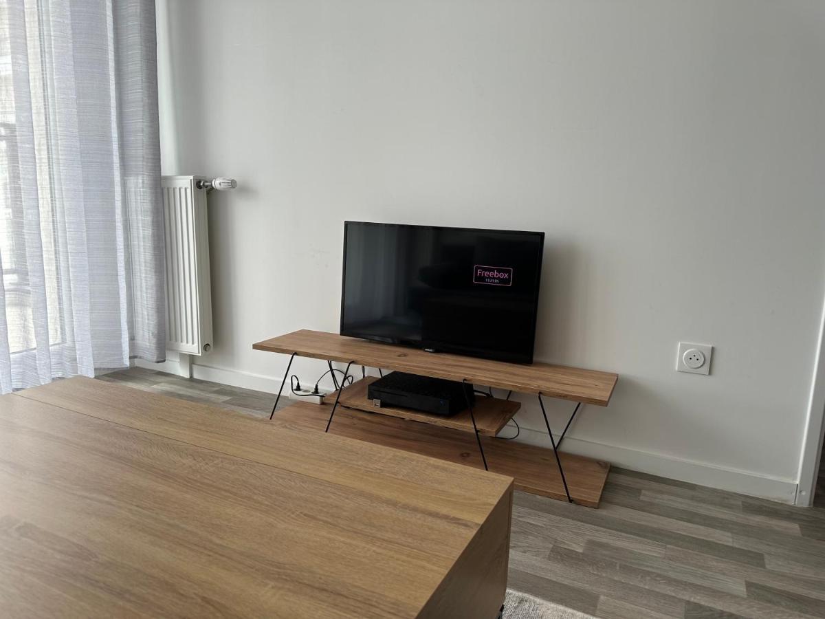 Agreable 2 Pieces Avec Balcon Et Parking Transports By Immo Kit Bnb Sarcelles Exterior foto