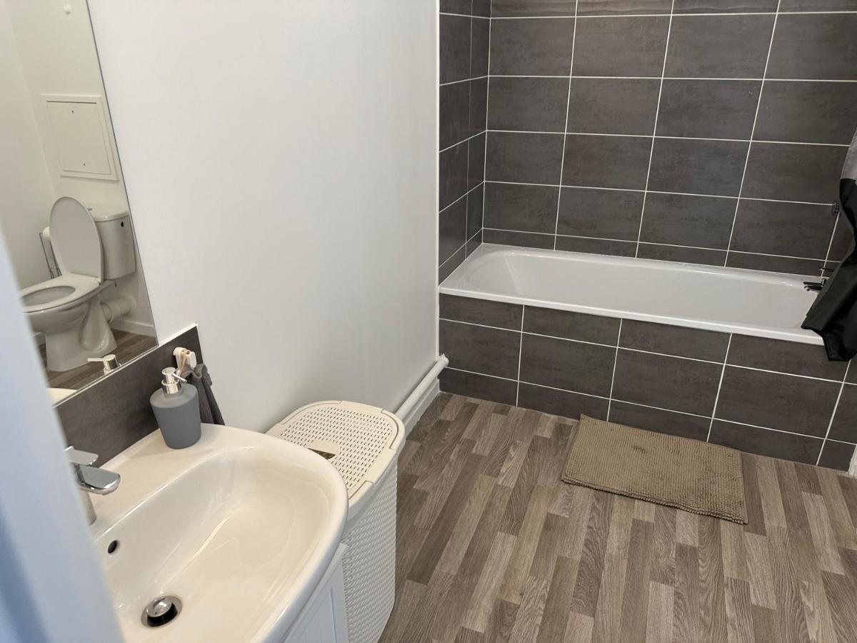 Agreable 2 Pieces Avec Balcon Et Parking Transports By Immo Kit Bnb Sarcelles Exterior foto